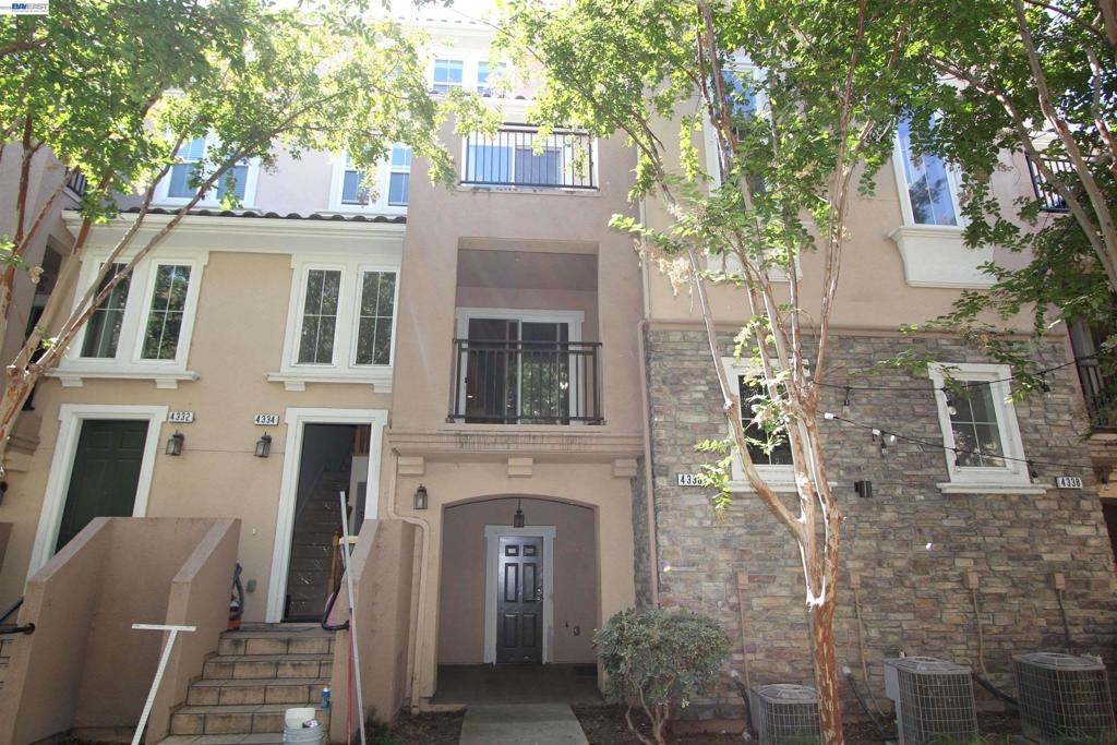 4336 Fitzwilliam St Property Photo 2