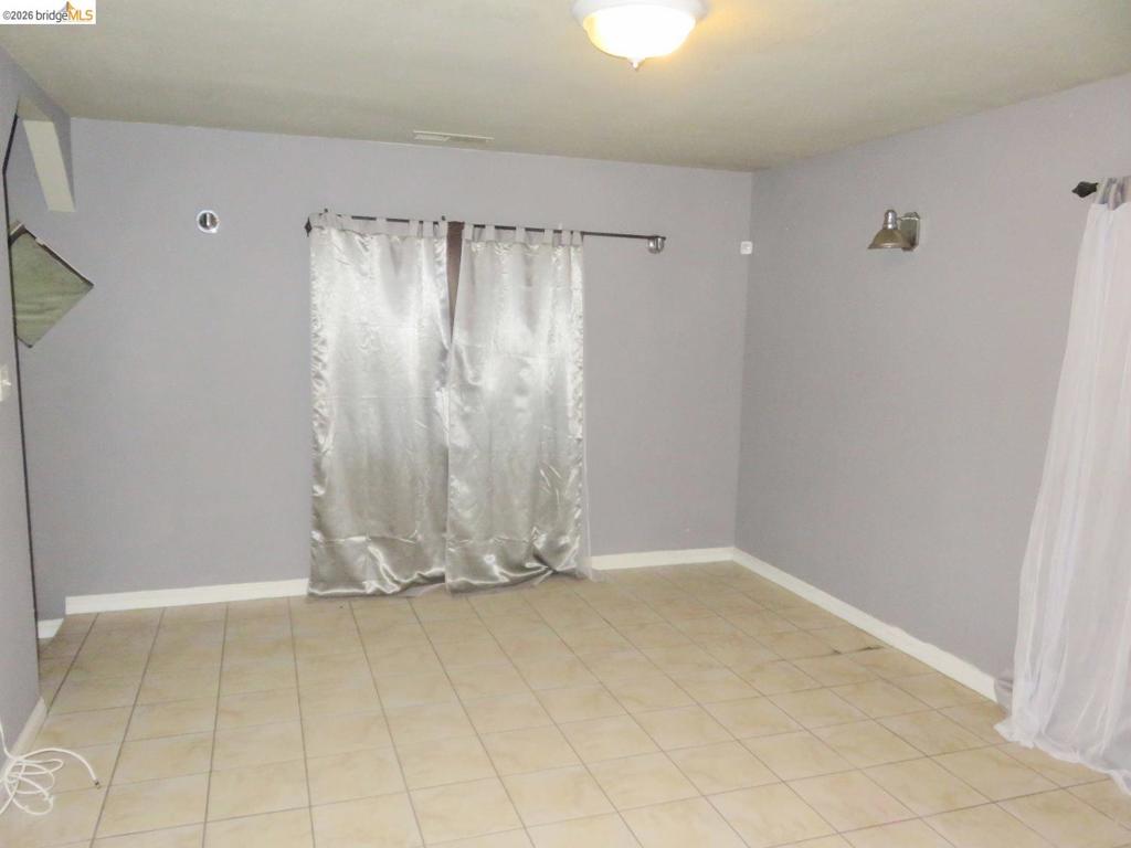 1027 76th Ave Property Photo 11