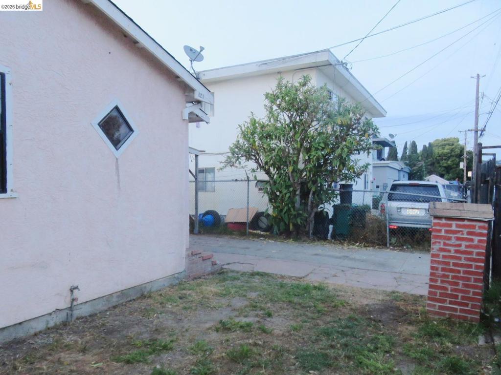 1027 76th Ave Property Photo 13