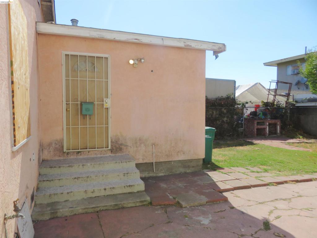 1027 76th Ave Property Photo 15