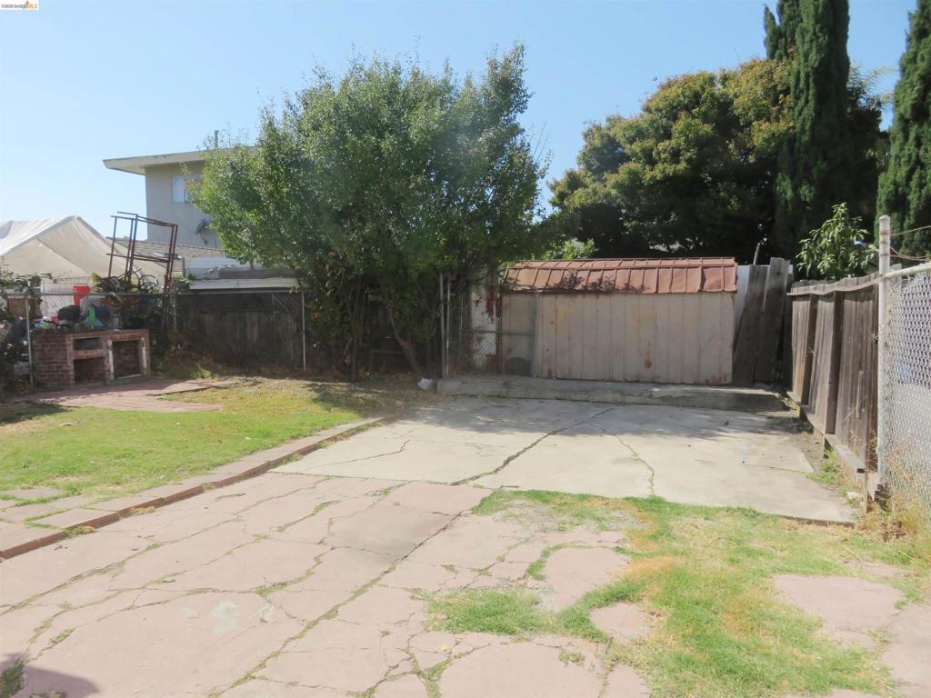 1027 76th Ave Property Photo 16