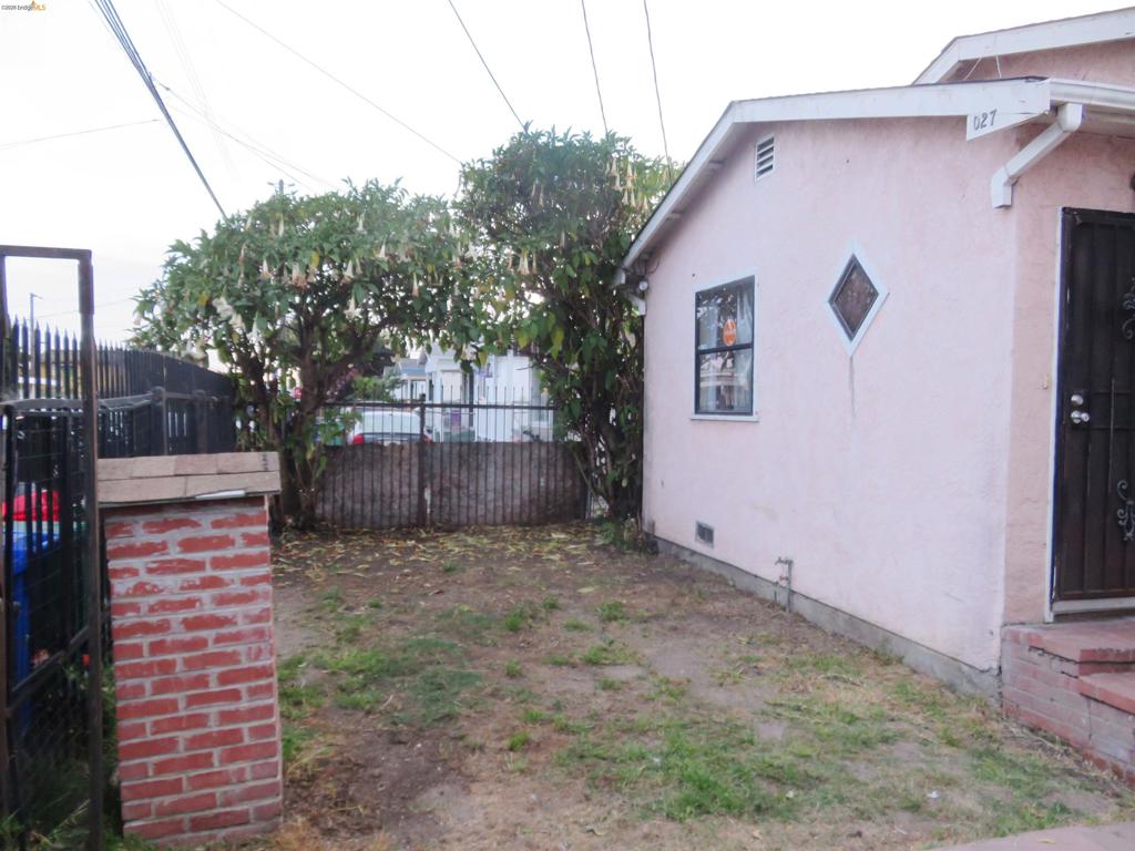 1027 76th Ave Property Photo 18