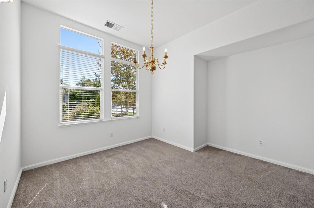 2021 Kent Dr Property Photo 16