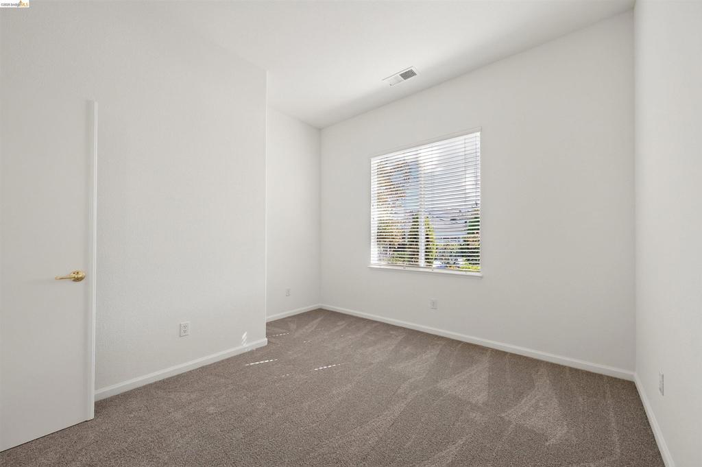 2021 Kent Dr Property Photo 17