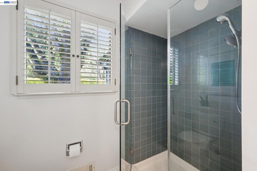68 Lambeth Sq Property Photo 31
