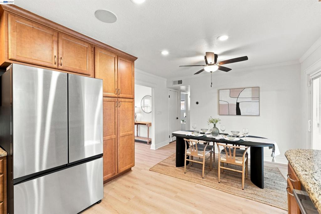 2482 Archer Ave Property Photo 11