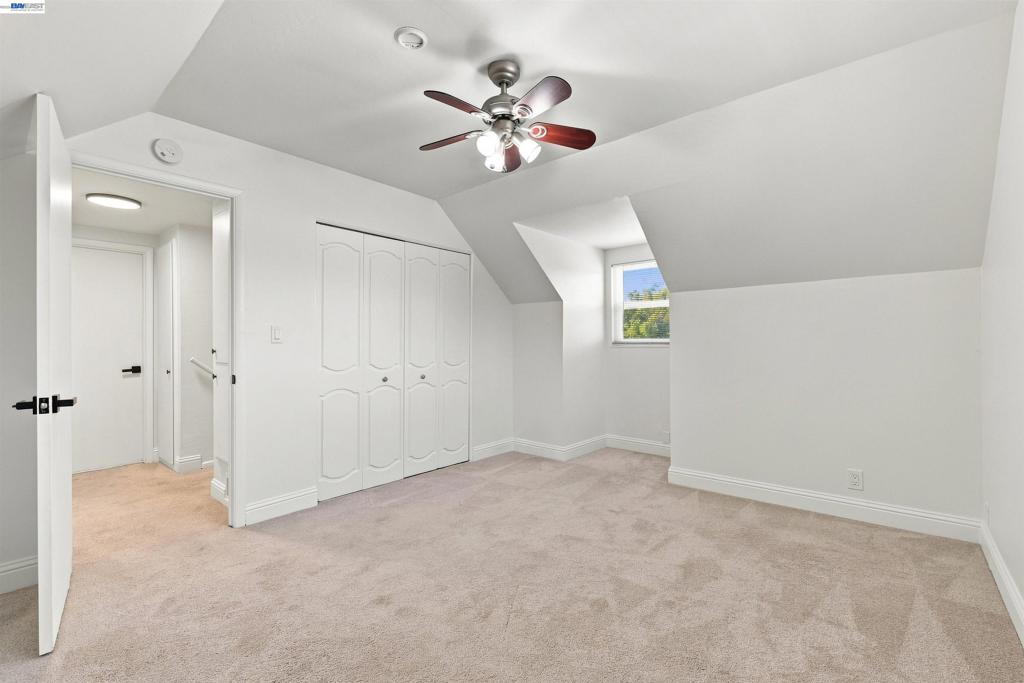 2482 Archer Ave Property Photo 21