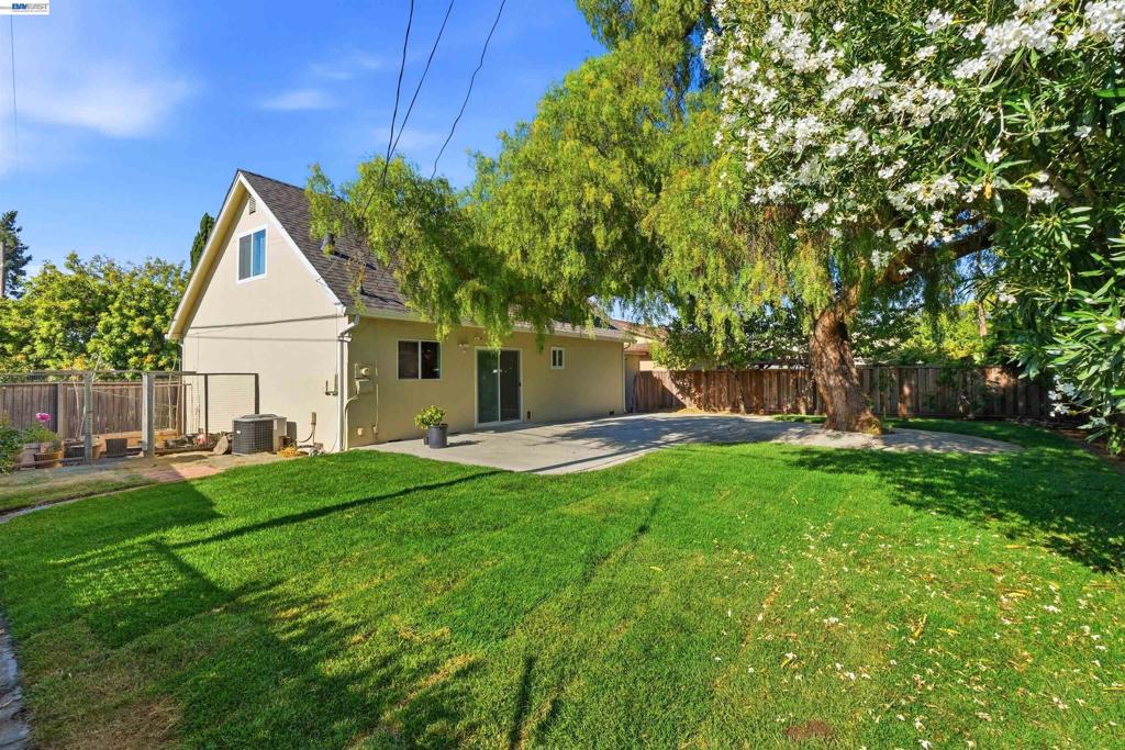 2482 Archer Ave Property Photo 32