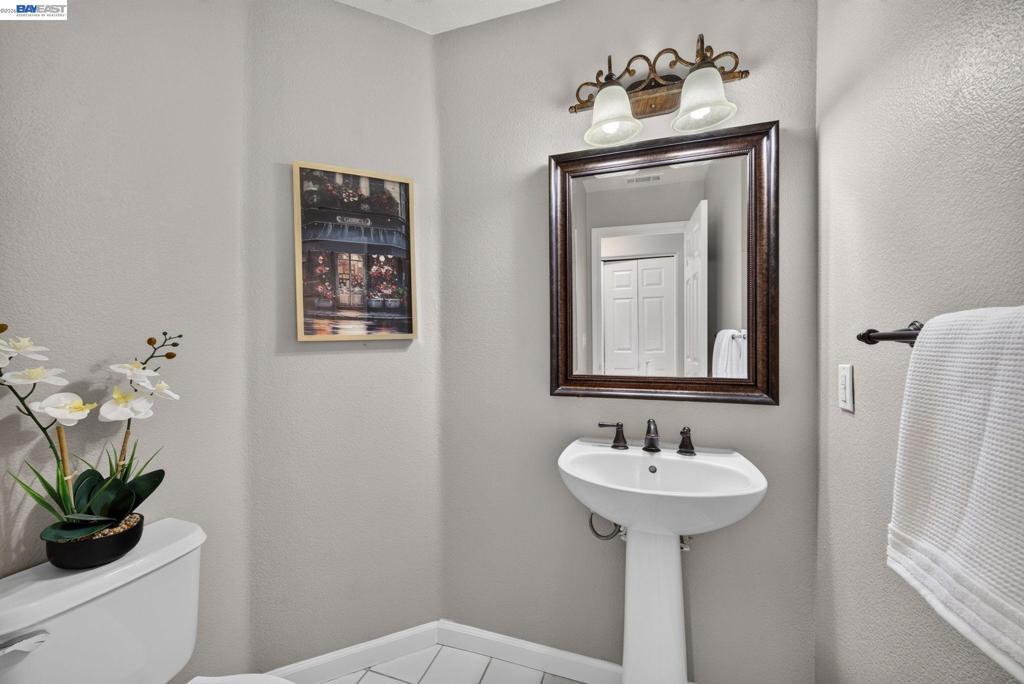 3927 Madbury Ct Property Photo 7