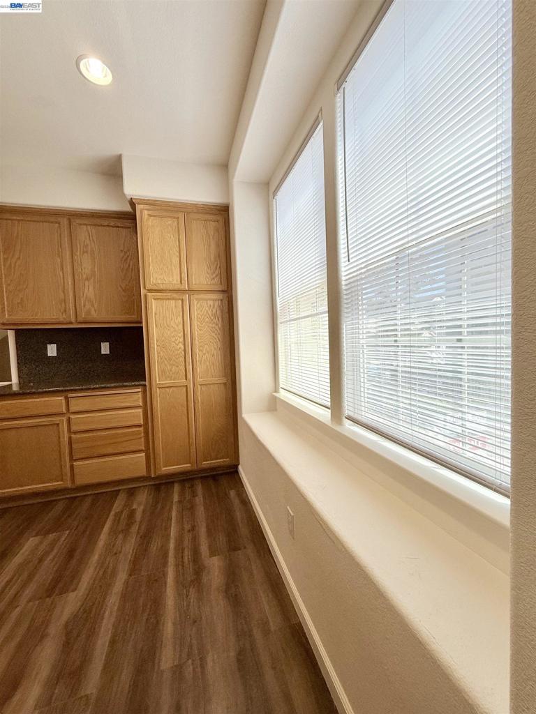 420 Summer Ln Property Photo 13
