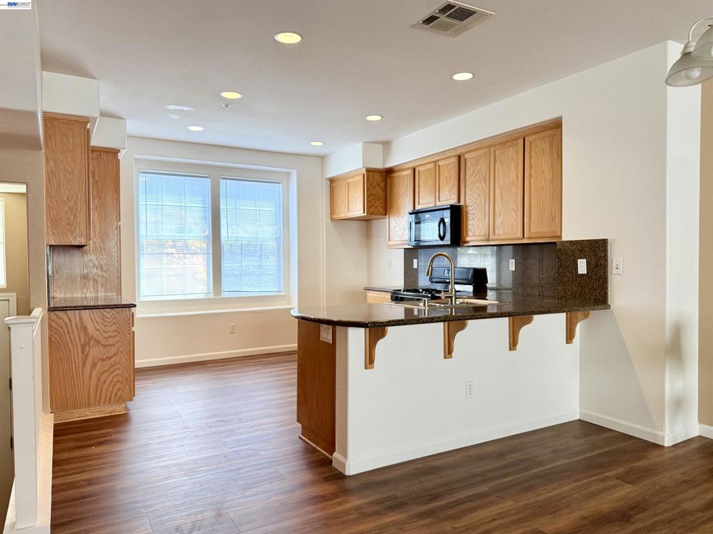 420 Summer Ln Property Photo 16