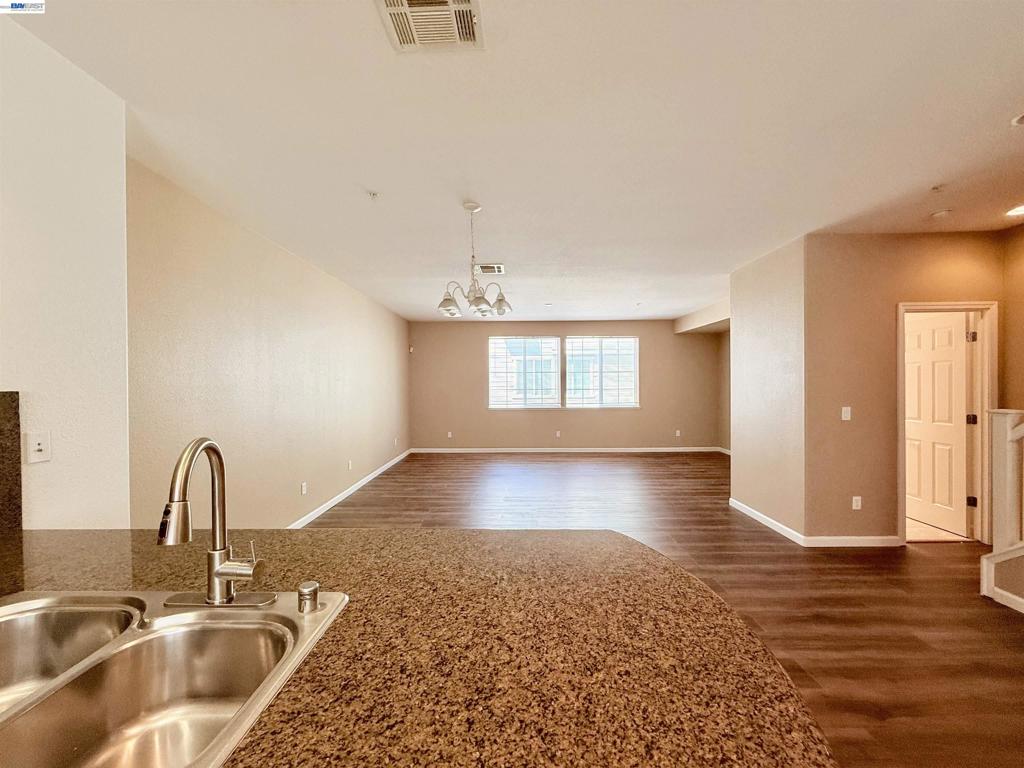 420 Summer Ln Property Photo 20