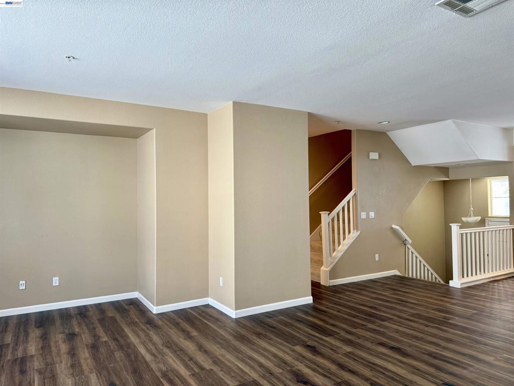 420 Summer Ln Property Photo 23
