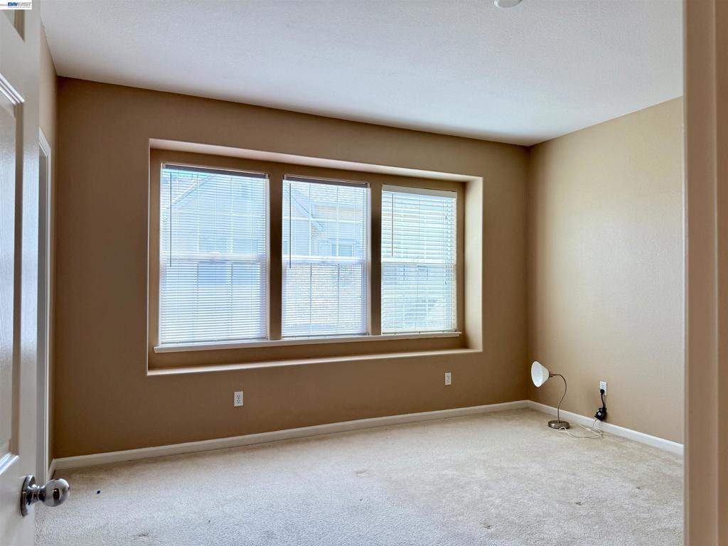 420 Summer Ln Property Photo 27