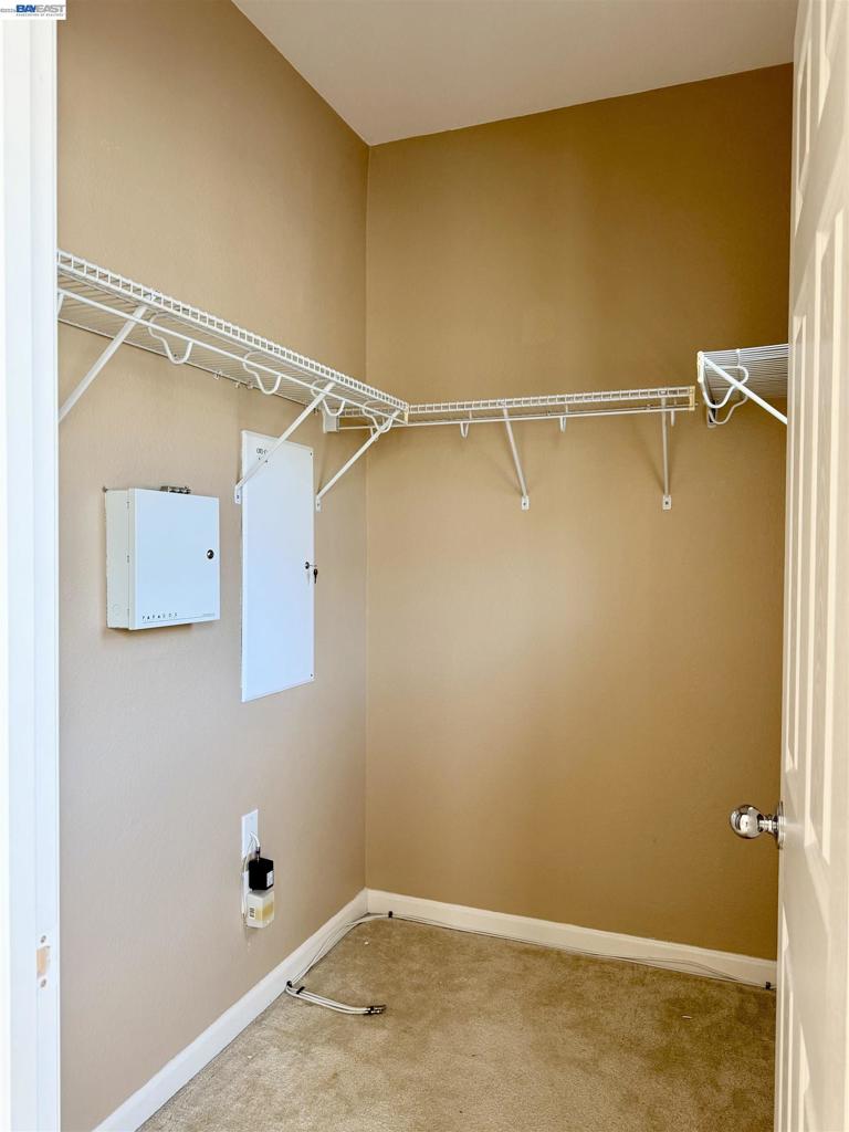 420 Summer Ln Property Photo 30