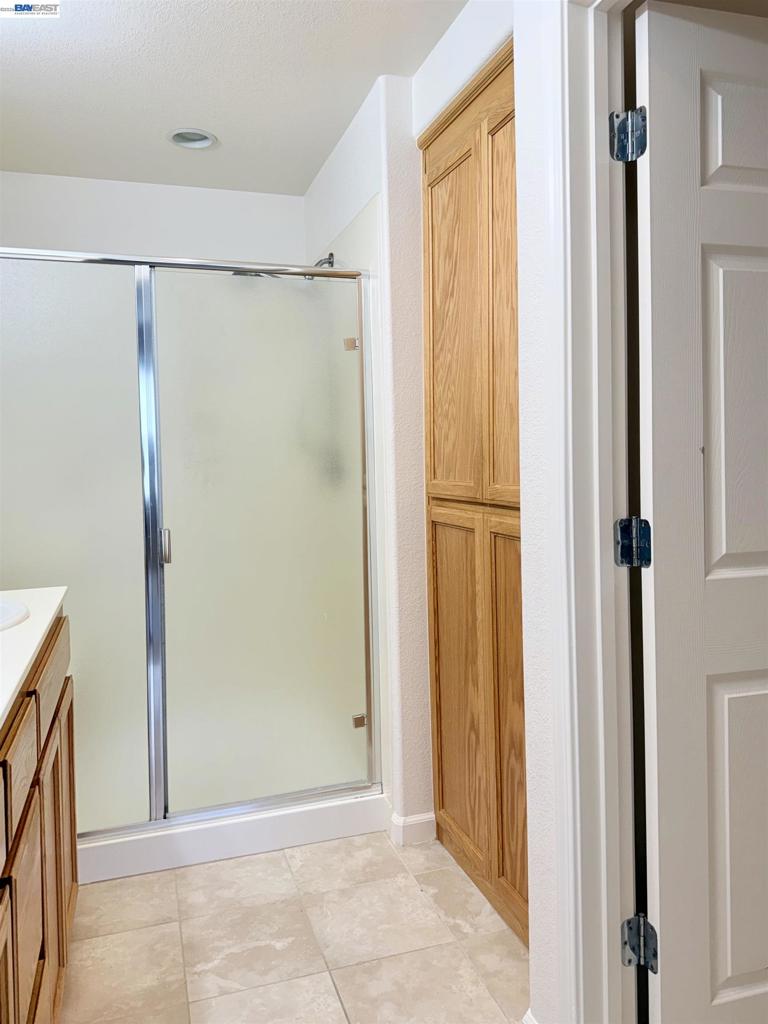 420 Summer Ln Property Photo 33