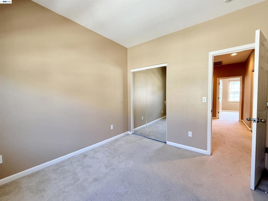 420 Summer Ln Property Photo 37