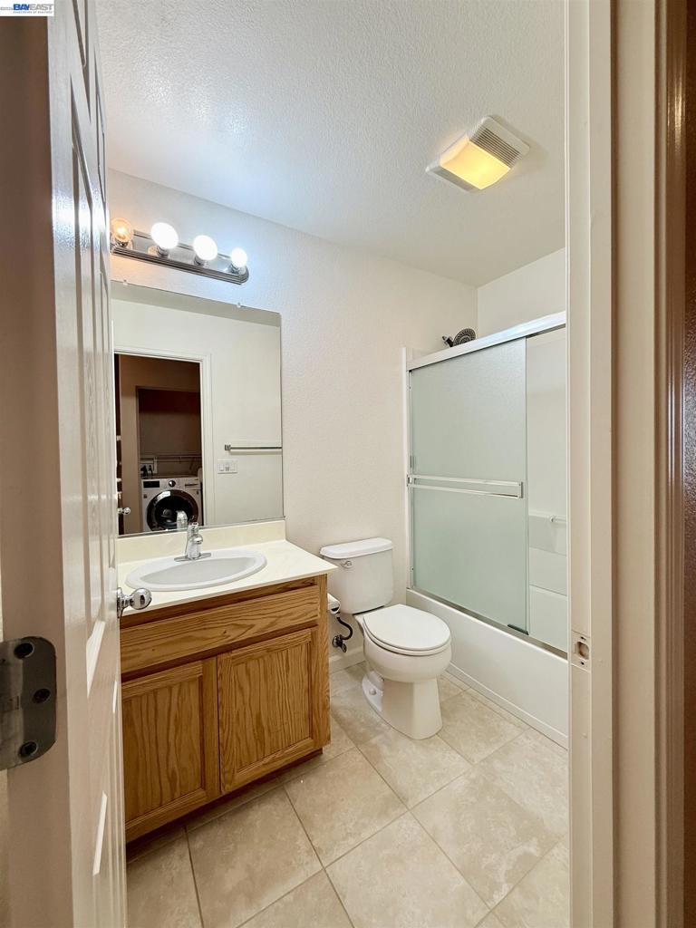 420 Summer Ln Property Photo 38