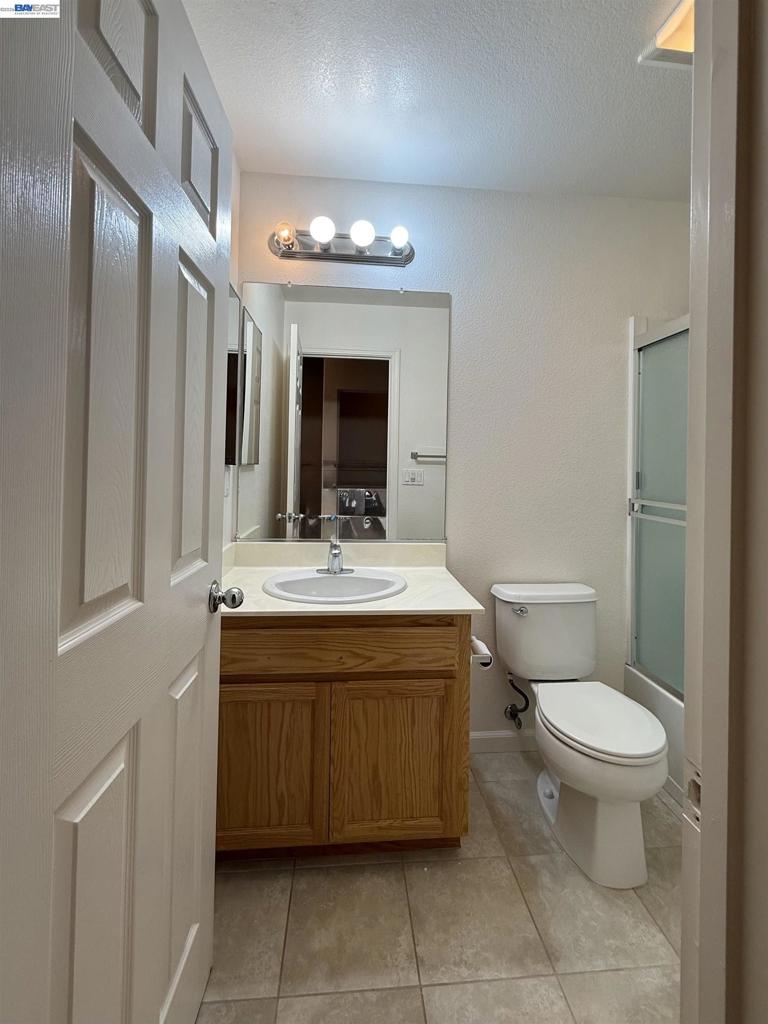 420 Summer Ln Property Photo 39