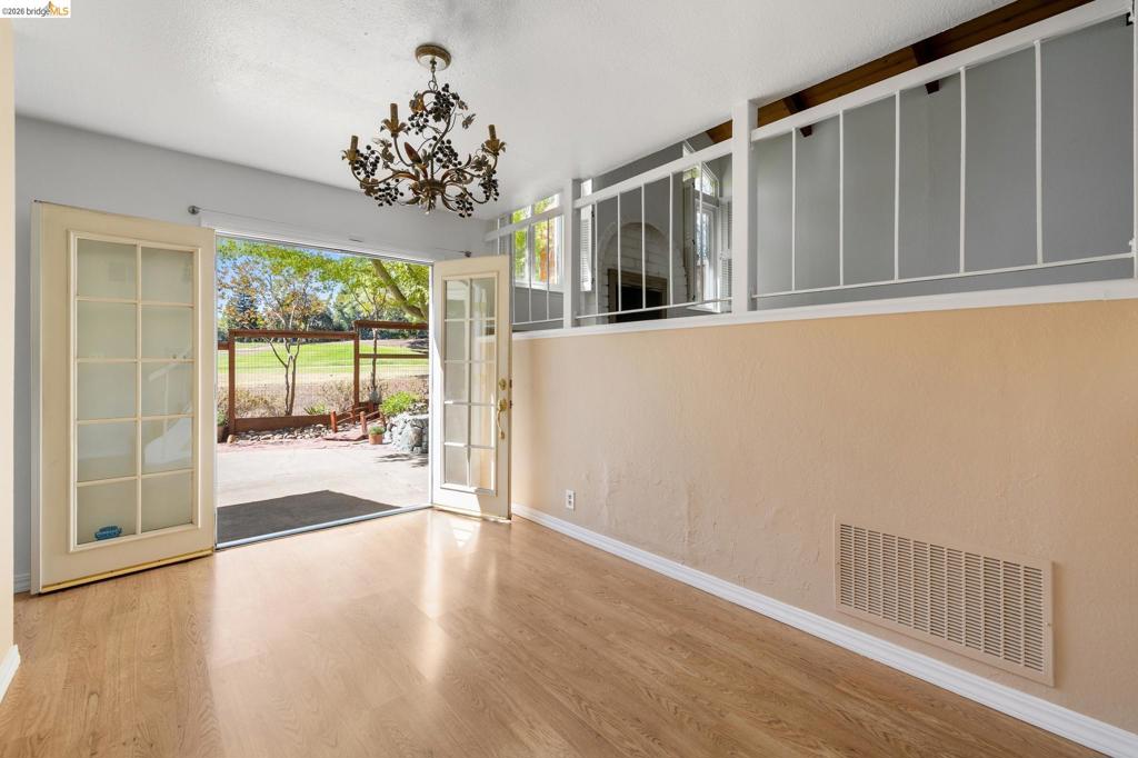 345 Kinross Dr. Property Photo 15
