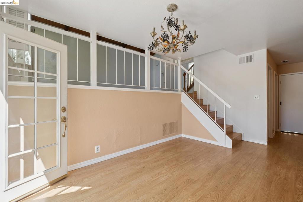 345 Kinross Dr. Property Photo 29