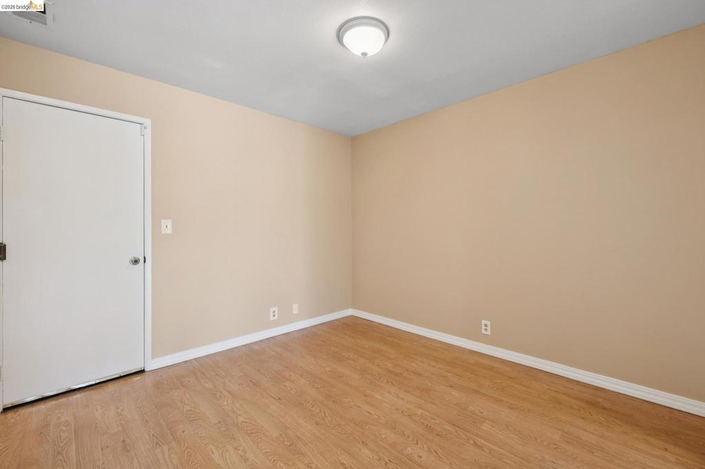 345 Kinross Dr. Property Photo 39