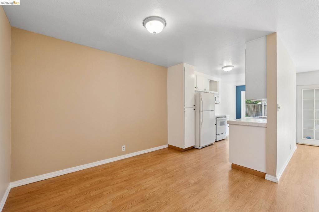 345 Kinross Dr. Property Photo 40