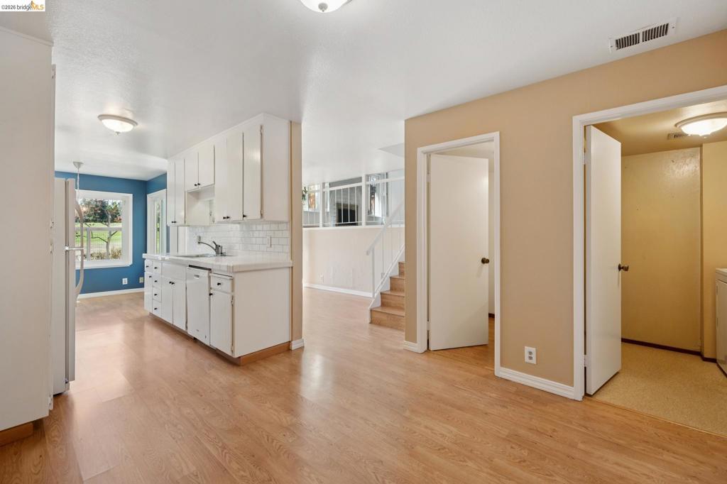 345 Kinross Dr. Property Photo 41