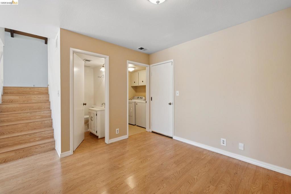 345 Kinross Dr. Property Photo 42