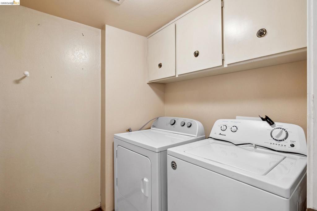 345 Kinross Dr. Property Photo 44