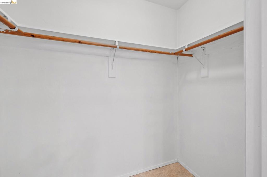 345 Kinross Dr. Property Photo 55