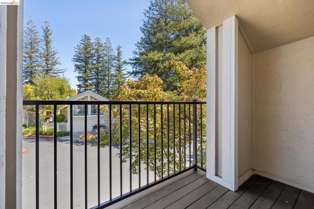 345 Kinross Dr. Property Photo 63