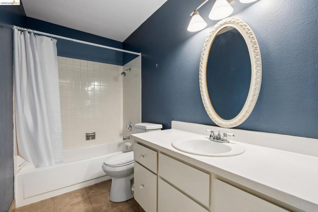 345 Kinross Dr. Property Photo 68