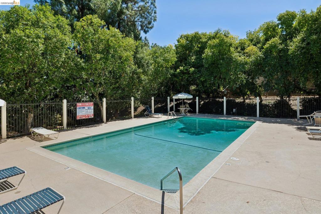 345 Kinross Dr. Property Photo 80