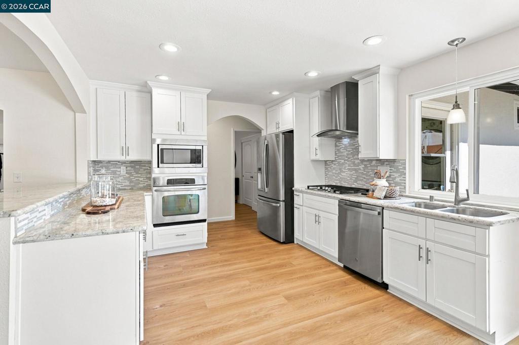 608 Banyan Ln Property Photo 10