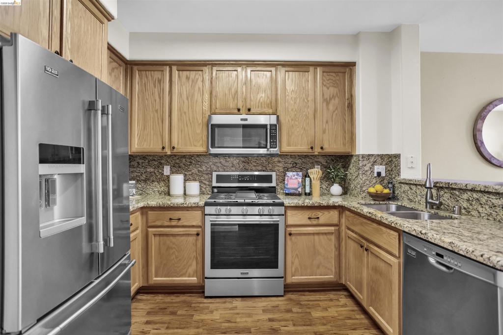 1543 Nevin Plz Property Photo 8