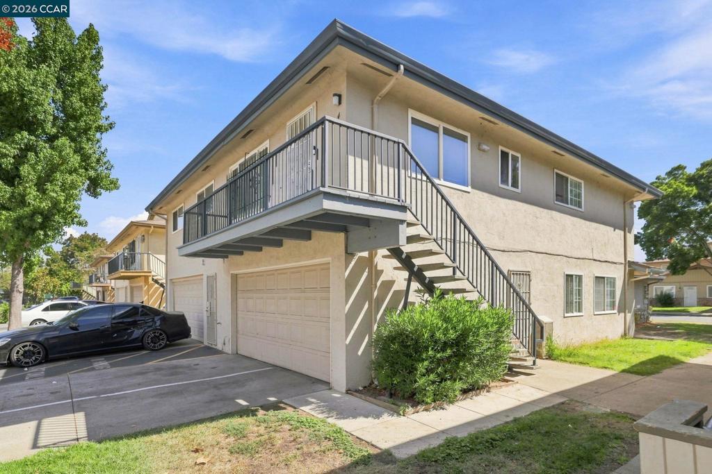 2118 Peppertree Way 4 Property Photo 1