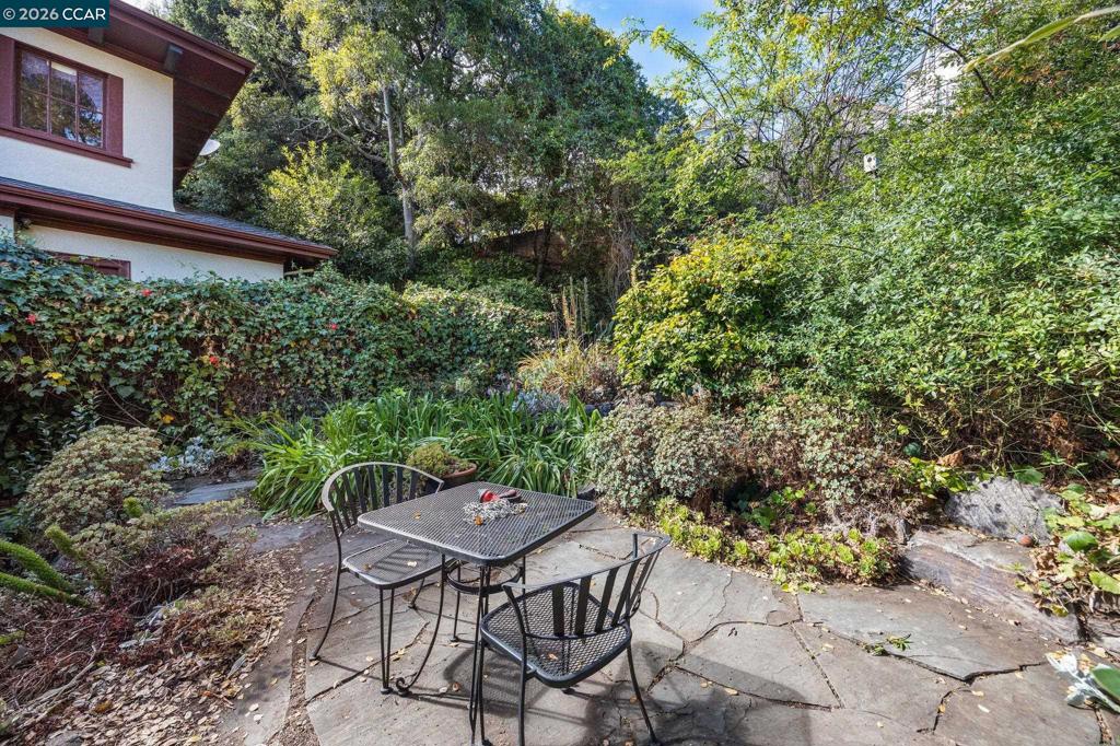 931 Shattuck Ave Property Photo 17