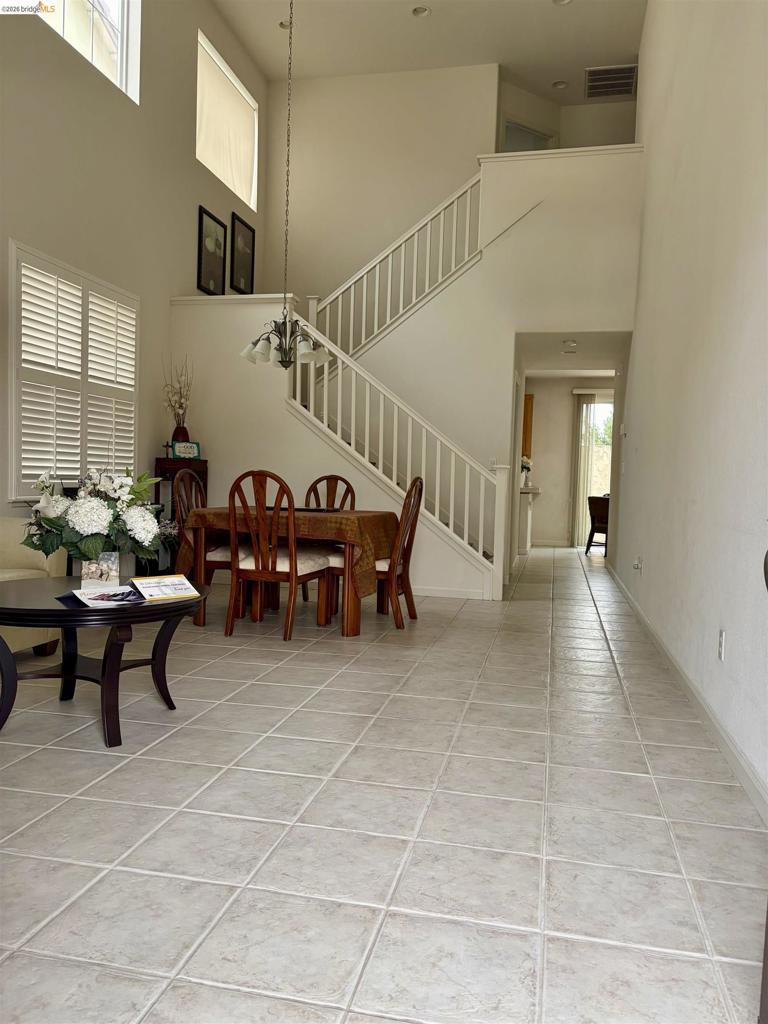 1221 Andrea Way Property Photo 5