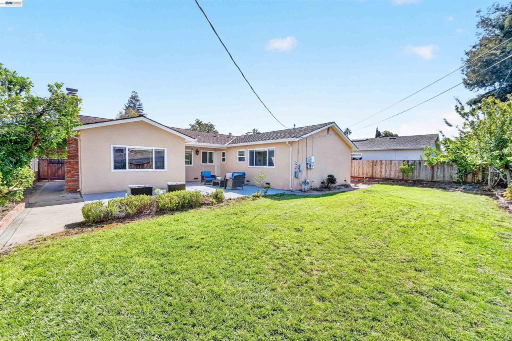 42635 Sully St Property Photo 42