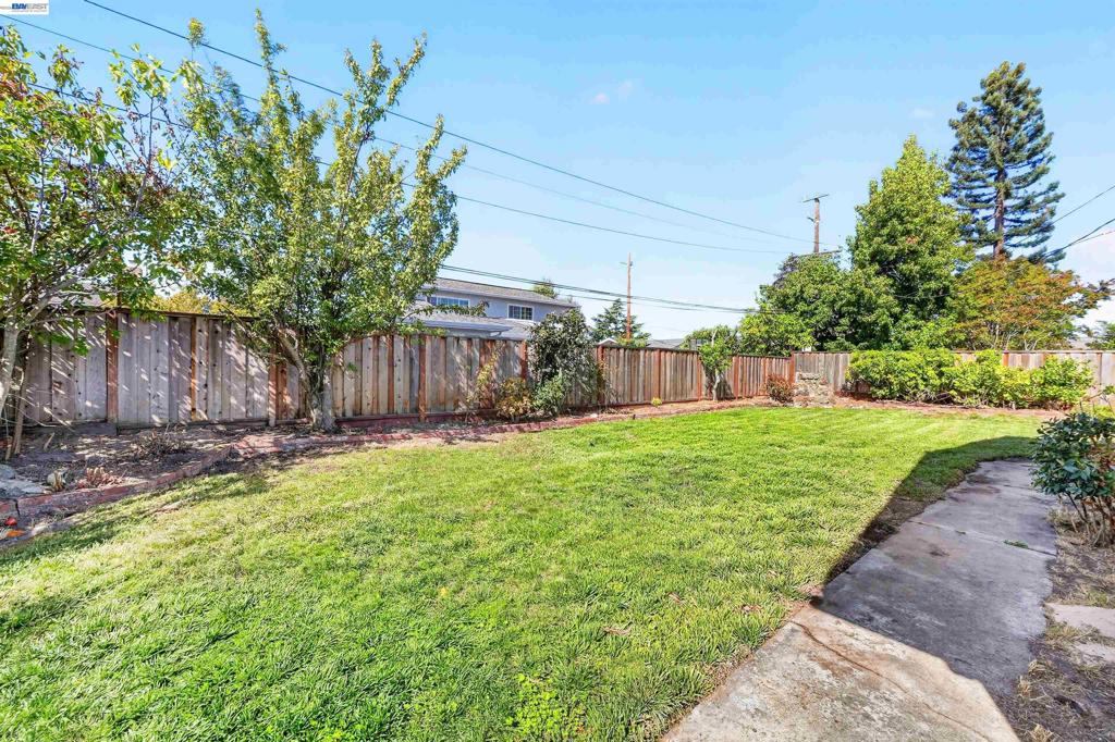 42635 Sully St Property Photo 43