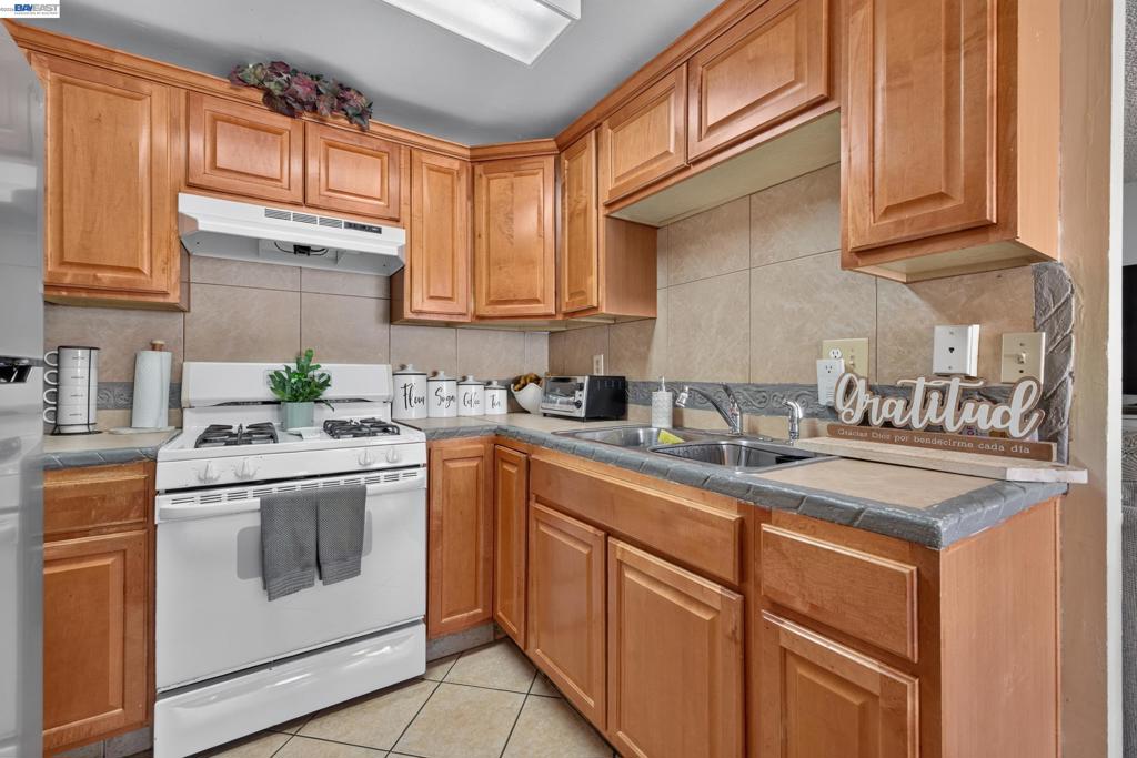 237 Del Loma Court Property Photo 3