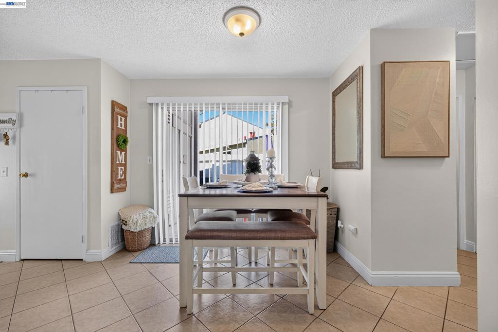 237 Del Loma Court Property Photo 4