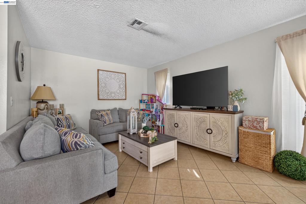 237 Del Loma Court Property Photo 7