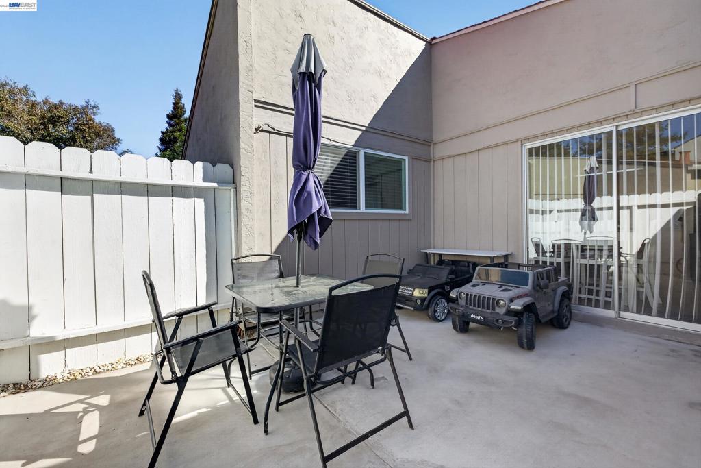 237 Del Loma Court Property Photo 16