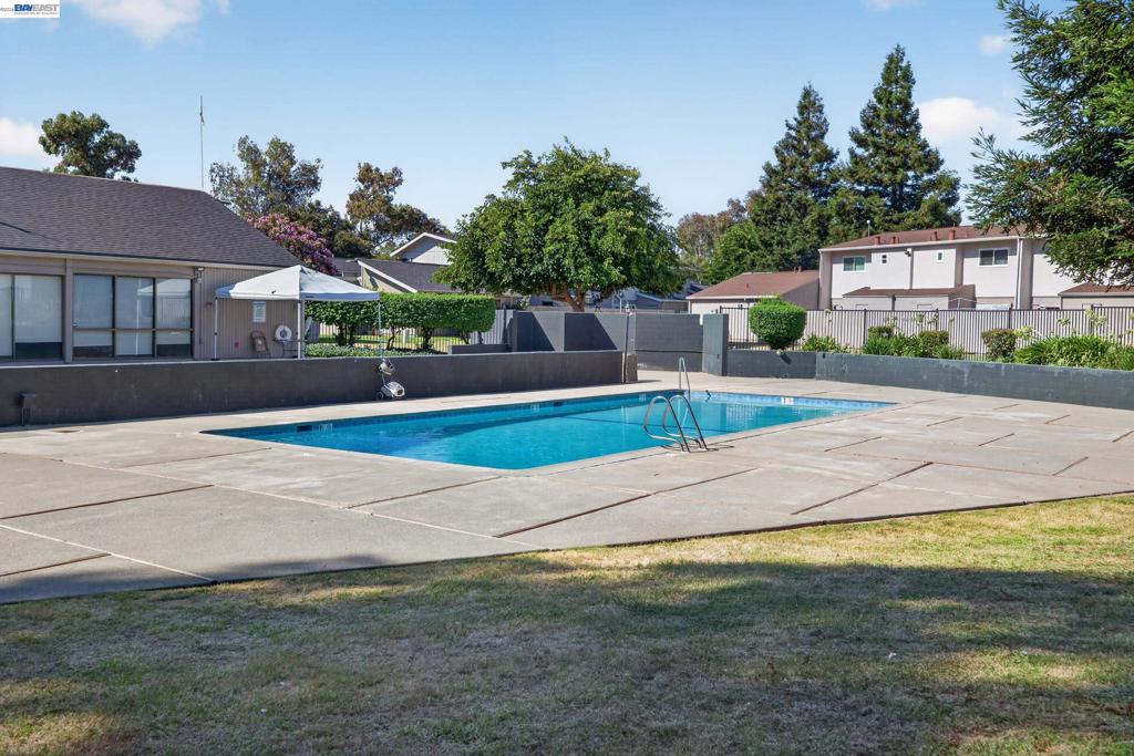 237 Del Loma Court Property Photo 18