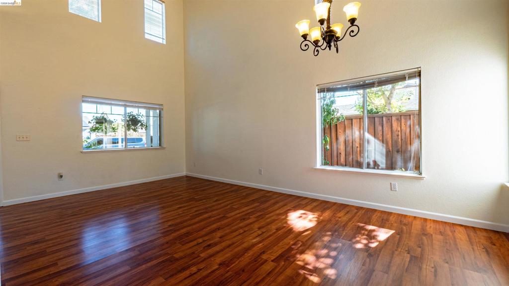 1548 Freed Cir Property Photo 5