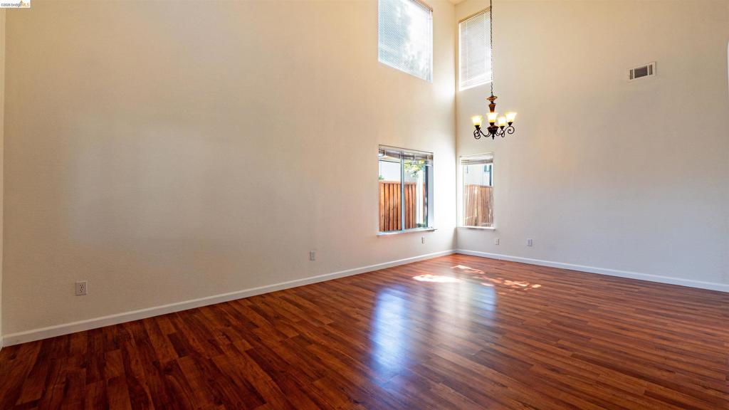 1548 Freed Cir Property Photo 6