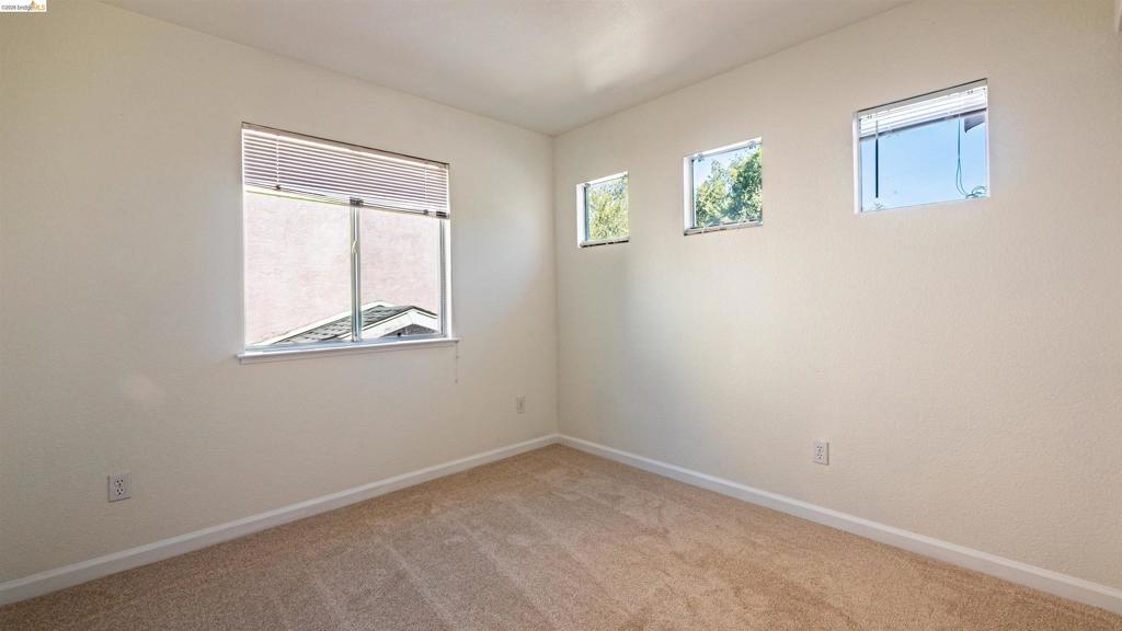 1548 Freed Cir Property Photo 18