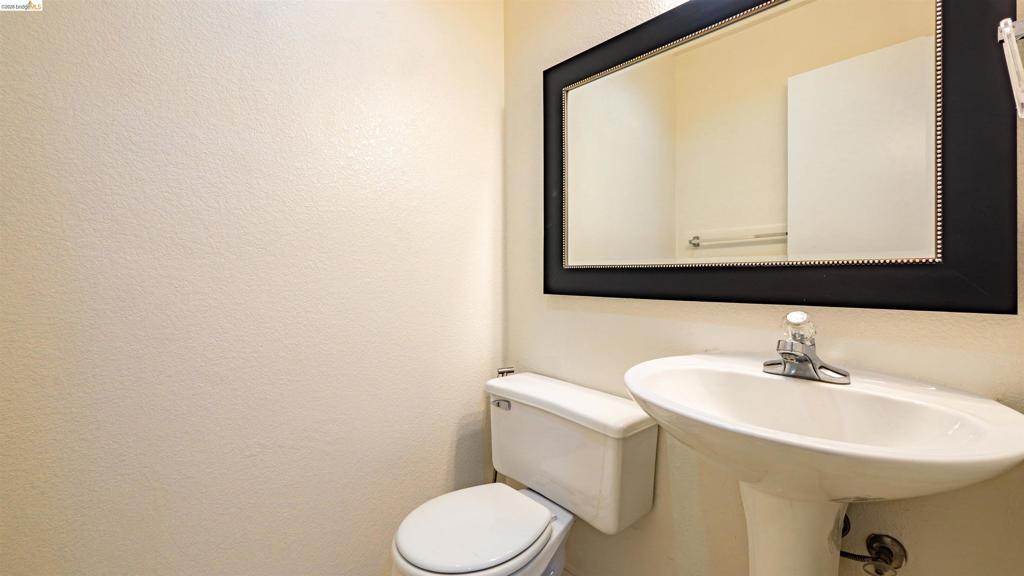 1548 Freed Cir Property Photo 19